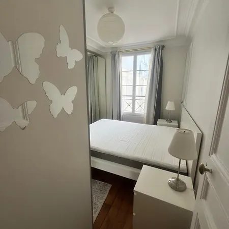 Rue Cambaceres 75008 Daire *