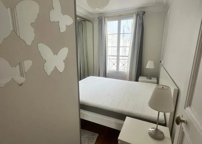 Rue Cambaceres 75008 아파트 *